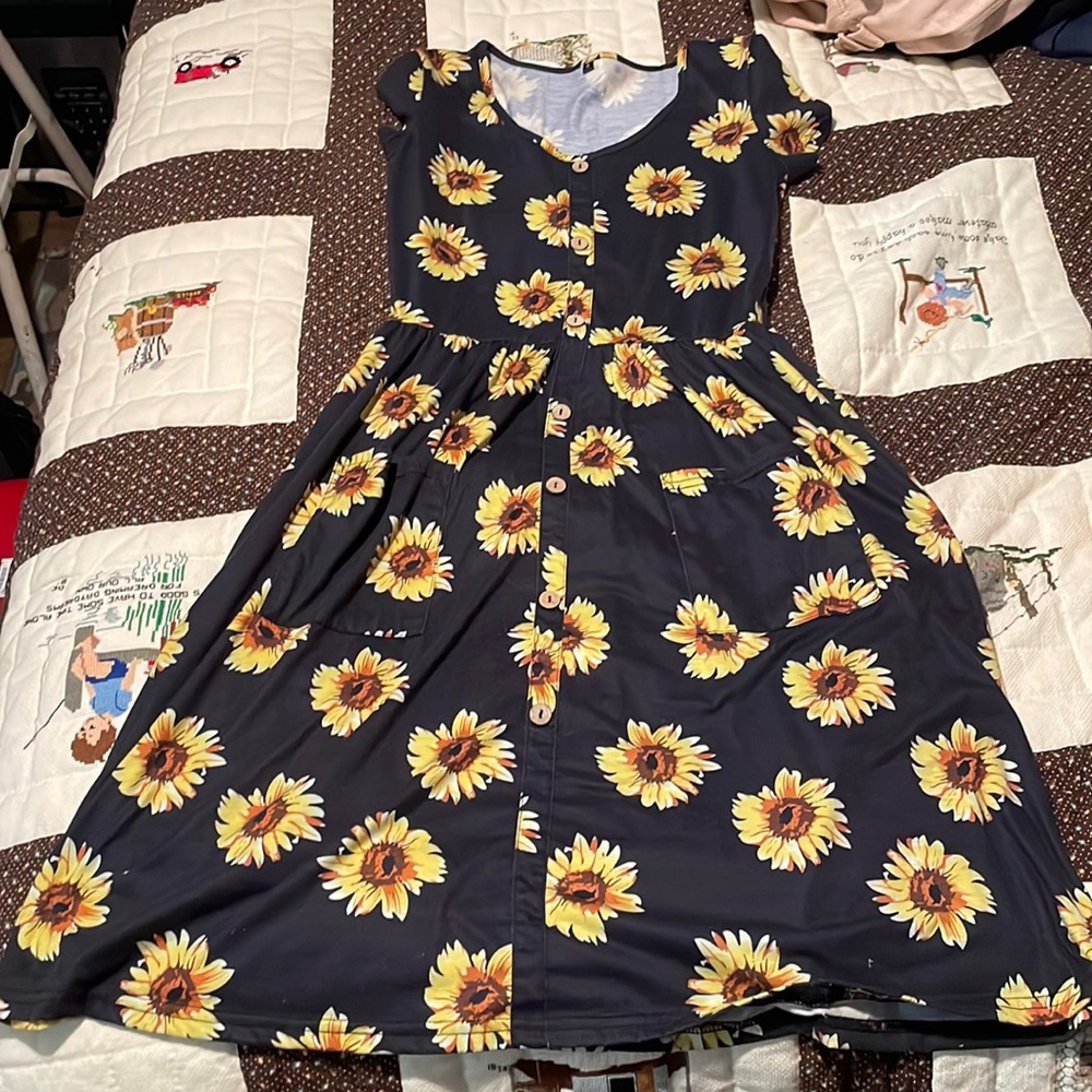 Size small sunflower dress